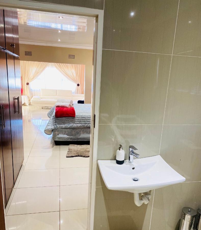 River Valley Guest House Butterworth Bagian luar foto